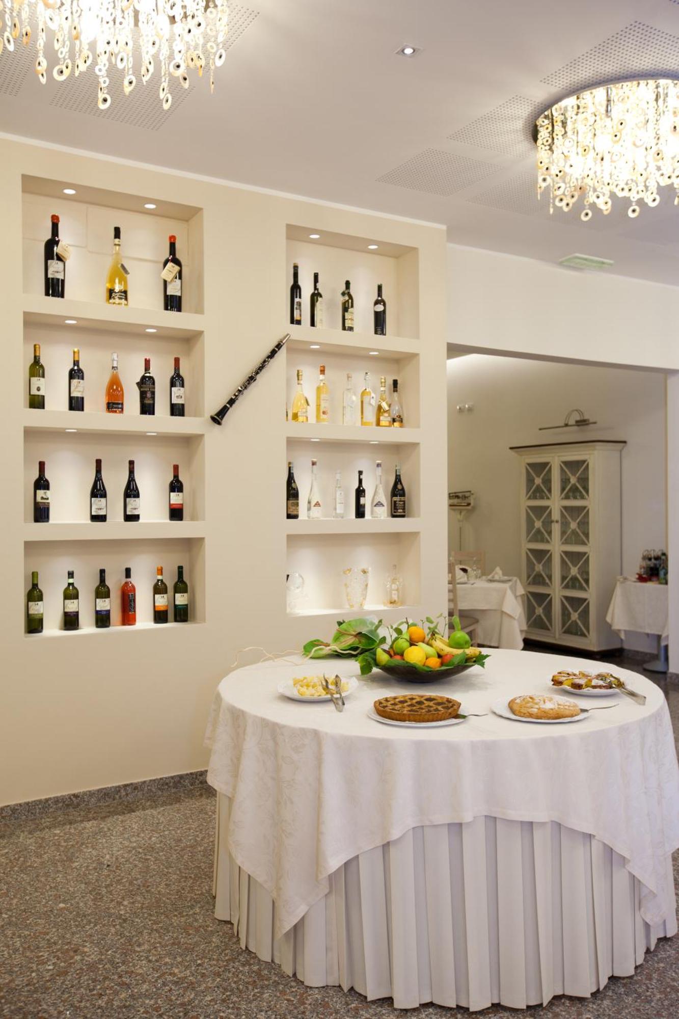 Hotel Ristorante Cesare Савіньяно-суль-Рубіконе Екстер'єр фото