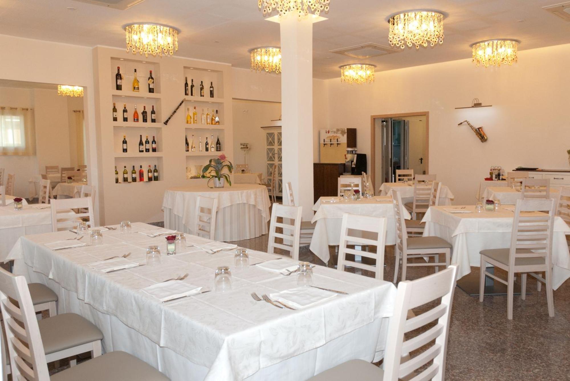 Hotel Ristorante Cesare Савіньяно-суль-Рубіконе Екстер'єр фото